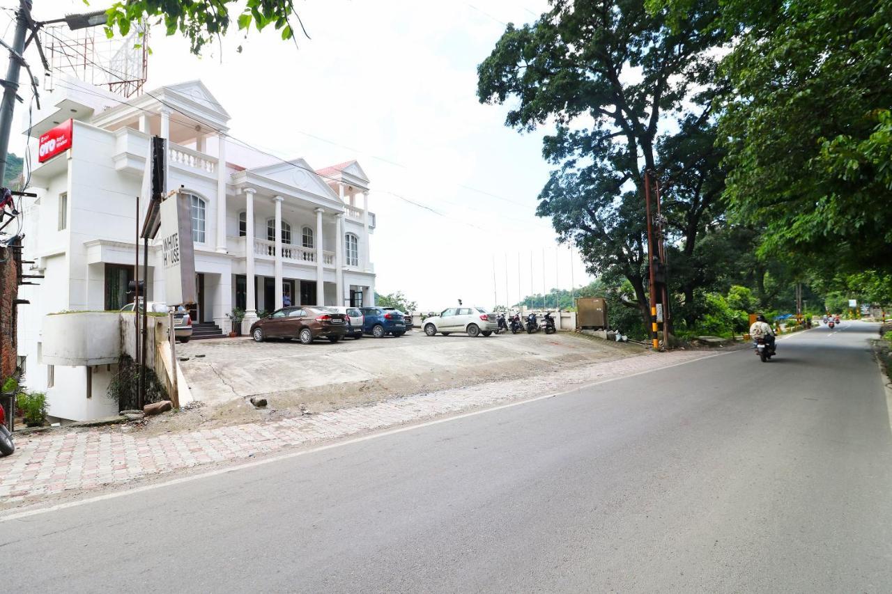 Capital O 3600 Hotel Royal Windsor Kāthgodām Екстериор снимка