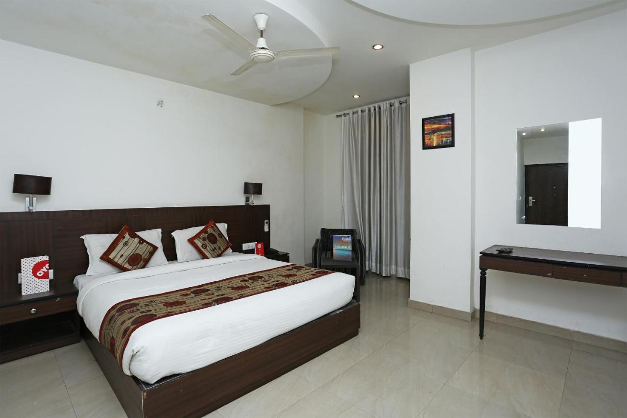 Capital O 3600 Hotel Royal Windsor Kāthgodām Екстериор снимка