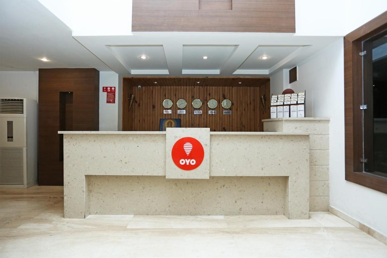 Capital O 3600 Hotel Royal Windsor Kāthgodām Екстериор снимка